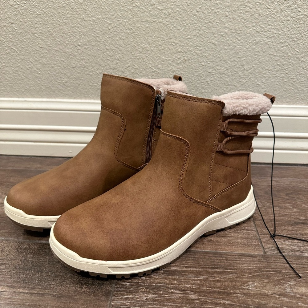 Eddie Bauer warm lined boots